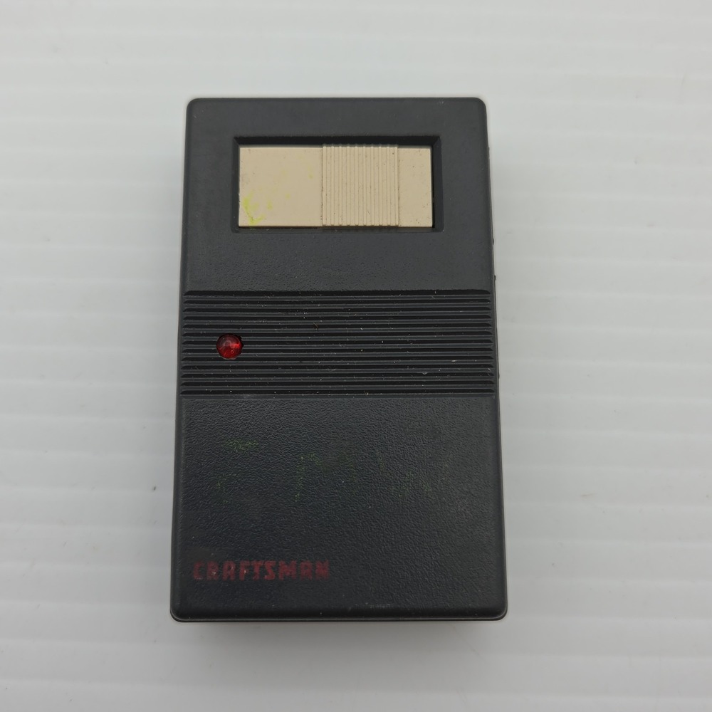 CRAFTSMAN 139.53758  1 BUTTON  RED/GREEN LED KEYCHAIN GARAGE DOOR OPENER